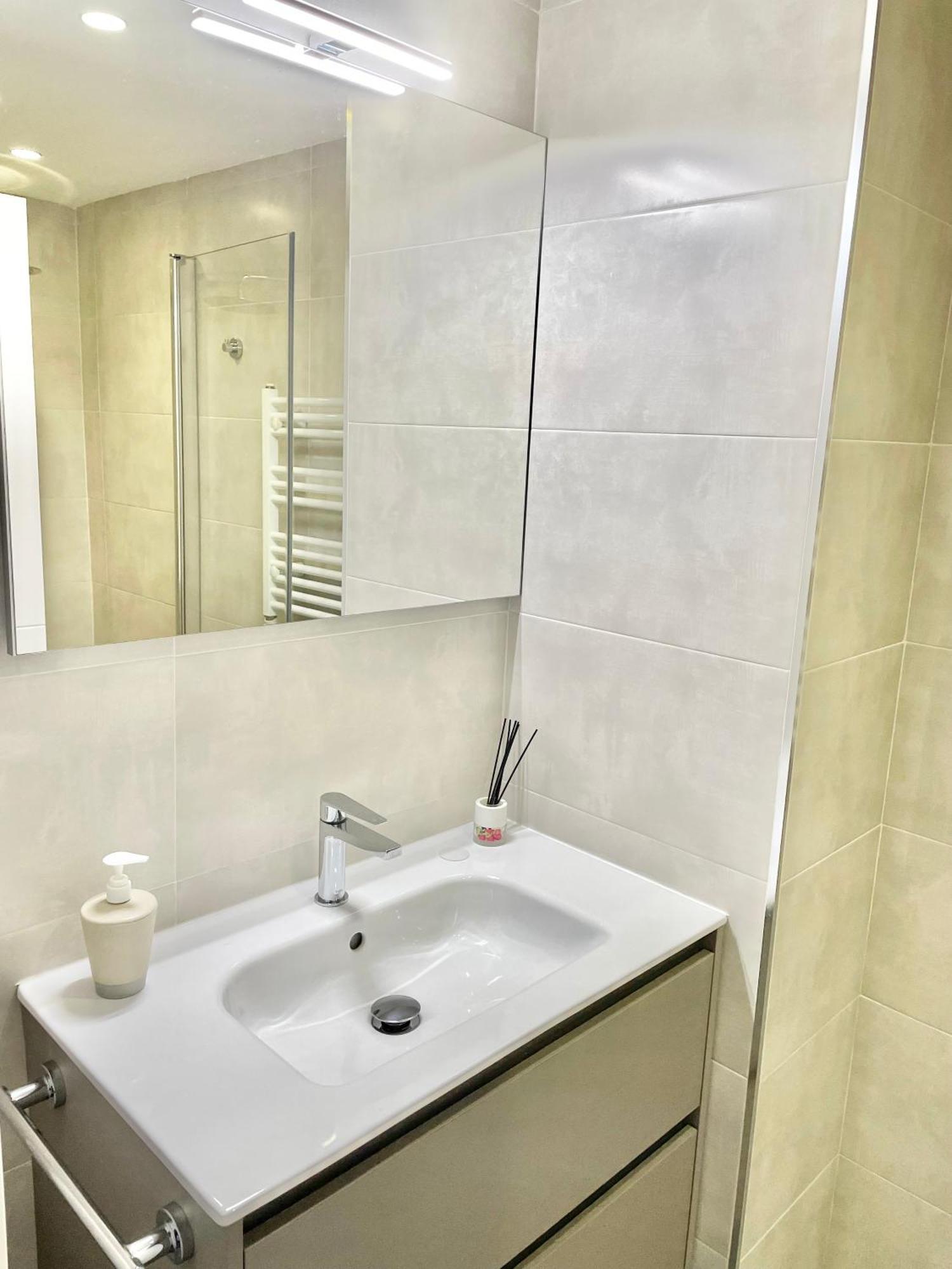 Apartamento San Lorenzo Playa. Vistas Al Mar. Gijón Zewnętrze zdjęcie